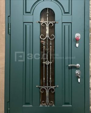 Элитная металлическая дверь зеленого цвета
